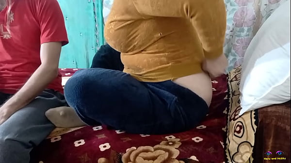 Agarrar las grandes tetas de la suegra y meter los dedos en el culo antes de follar duro mientras habla sucio en audio hindi, juego de rol caliente e incre&iacute;ble
