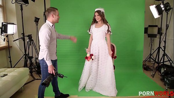 Chico fot&oacute;grafo de bodas seduce y folla a Evelina y su co&ntilde;o