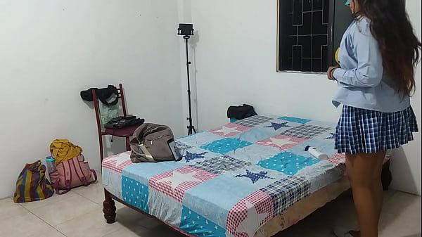estudiante y puta!! ella solo tiene 18 a&ntilde;os de edad