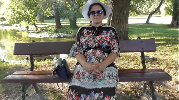 mujer madura gordita levadura vieja en vestido transparente