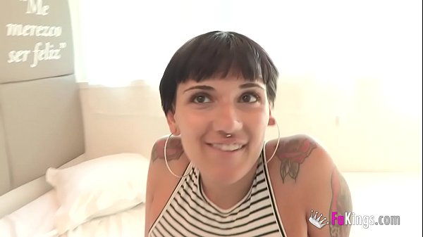 Otro reto para Vivi: la FOLLADA CON TRANSEXUAL!