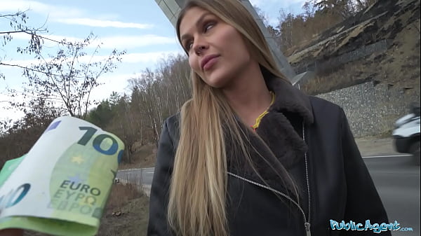 Public Agent Mira estas maravillosas tetas grandes mientras se folla una gran polla gorda en POV