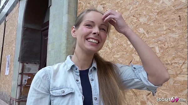 SCOUT ALEM&Aacute;N - PEQUE&Ntilde;A DE FINLANDIA SE SEDUCE A M&Uacute;LTIPLES ORGASMOS SEXUALES EN EL reparto callejero
