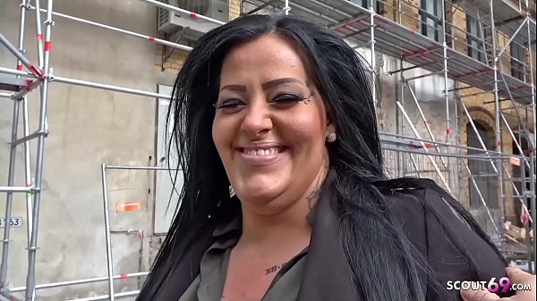 SCOUT ALEM&Aacute;N - tatuada con mega tetas y gran trasero voegelt en un casting espont&aacute;neo