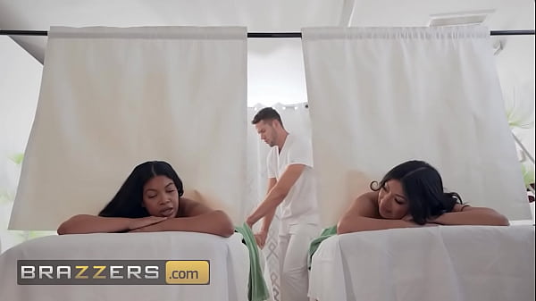 www.brazzers.xxx/gift - copia y mira el video completo de Maya Farrell